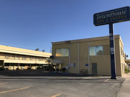 Townhouse Inn and Suites Отели в г. Калипатрия