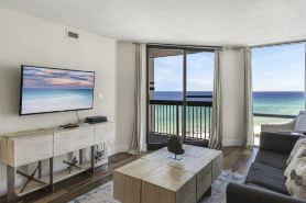 The Scallop by Brightwild-Beachfront Condo
