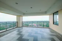 Cozy Living and Homey Studio Transpark Cibubur Apartment Hotels in Jatisampurna