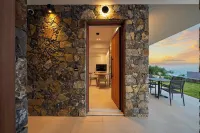 Evelmare Beachfront Apartments - Homestays
