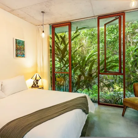 The Planchonella House - Eco Stay de Luxe