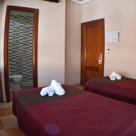 Hostal Alamare Отели рядом с достопримечательностью «Аквапарк "Акуополис"»