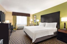 Holiday Inn Express & Suites EDMOND by IHG