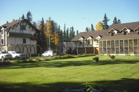 7 Gables Inn & Suites