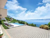 Snug Apartment in Celina with Swimming Pool