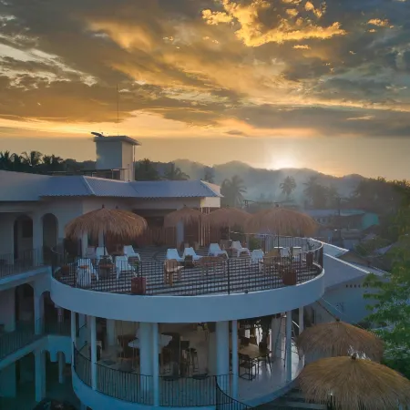 El Tropico Boutique Hotel
