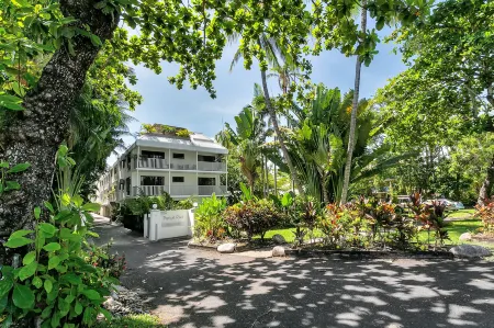 Seascape Holidays - Tropical Reef Apartments