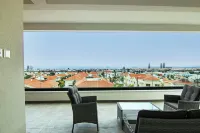 Phaedrus Living: Sea View Anna Residence 301