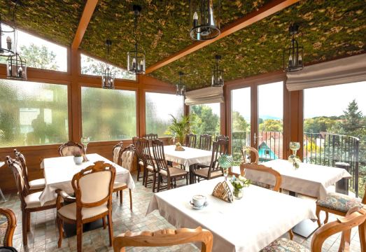 3. 호텔 이 레스토..