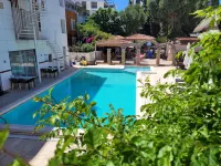 Yıldırım Otel - Bãi biển