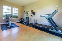 Stylish Villa with Pool Access - Gym