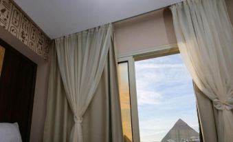 Sky Pyramids View Inn