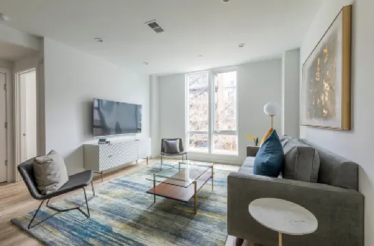 Lavish 3Br Retreat w Private Rooftop Deck Near NYC Hotels near Pier A Park