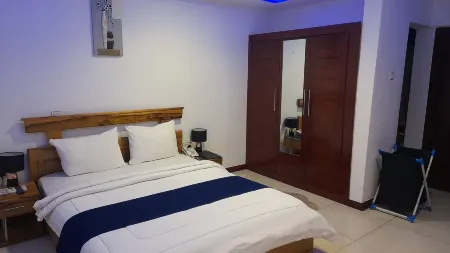 Adeshie Fie Hotel Отели в г. Васса Запад