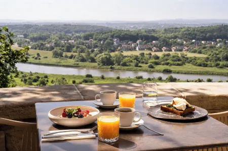 Zinar Castle Отели в г. Paszkowka