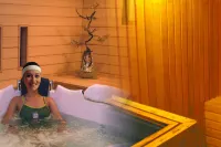 Tunjungan Hotel - Spa