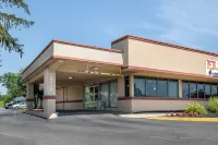 Econo Lodge Inn & Suites Shamokin DAM - Selinsgrove Hotels in Kelly Township