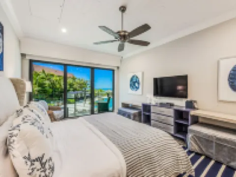 Anna Maria Beach Resort Hotels in Holmes Beach