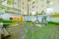 RedDoorz Apartment at Bogor Valley Hotels in Kedungbadak