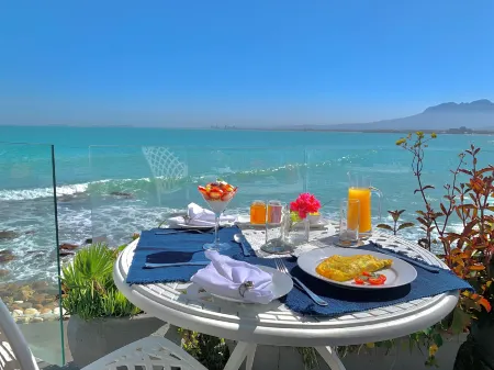 185 on Beach Boutique Suites