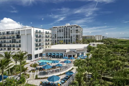 Hilton Garden Inn Cocoa Beach Oceanfront Отели рядом с достопримечательностью «Публичная библиотека Коко-Бич»