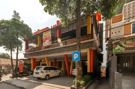 Jav Front One Hotel Lahat Отели в г. Лахат