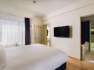DoubleTree by Hilton Cluj - City Plaza