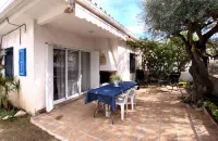 Casa Adosada con Jardin y Barbacoa a dos Pasos de la Playa Hotels in Torredembarra