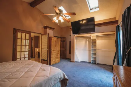 Lake Life Escape. 5 Minutes to the beach, zoo, & casino Отели в г. LaPorte County