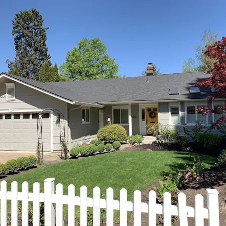 Oakway Blissful Abode, Walk to Autzen Stadium