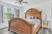 Florida Fun Home with fully fenced, pool backyard and game room