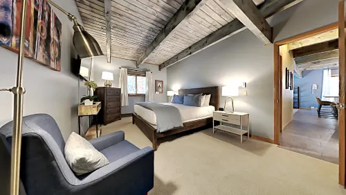 Ski-in Delight- Hot Tub, Steam Shower, Jetted Tub, Fireplace Hotels in Snowmass Village