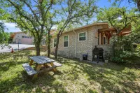 Lake Travis Studio near Volente Hotels in Volente