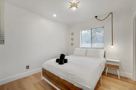 4BR/2B Home with Pool, Hot Tub, Fire Pit Отели рядом с достопримечательностью «AMA Gardens»