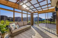 Stylish house w/hot tub, fireplace, game room, beach access, sunset/ocean views