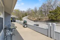 Access to Pools and Tennis Courts - Elegant Waterfront Escape