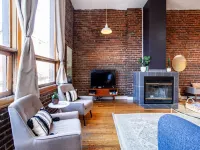 Spacious Old City Loft Hotels in Knox County