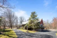 Heated Pool, Game Room, and Garden Oasis - Exquisite Rustic Retreat