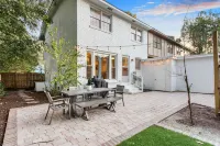 Modern Kitchen and Secluded Patio Escape - Charming Stylish Haven