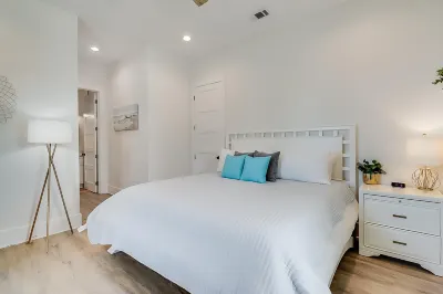 Stunning Ocean Views and Well-Equipped Kitchen - Charming Coastal Haven