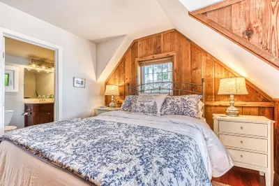 Eagles Nest - Unit 1 House: Ocean Views, Beach Access - Point Roberts