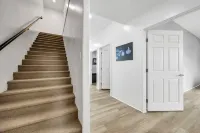 Rooftop Terrace and Garage - Stunning Urban Luxury Retreat