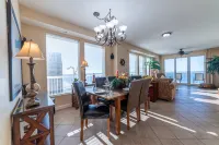 Wraparound Balcony and Stunning Views - Breathtaking Beachfront Oasis Hotel di Lower Grand Lagoon