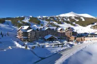 One Ski Hill Place, a RockResort, by Vail Resorts - bar