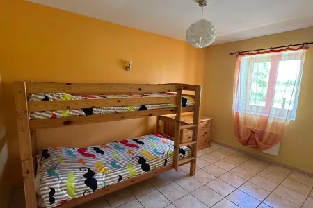 Uzès superb, comfortable gîte with swimming pool 700m from town center: