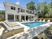 Stunning Pool and Outdoor Oasis - Exquisite Beach Escape