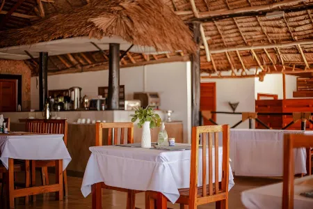 Tiki Beach Resort Отели в г. Буэхуу