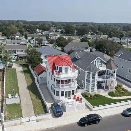 BEACHFRONT Home with HEATED POOL in North Cape May!!!!