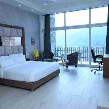 Spt Clarks Inn Suite Mandi Rooms