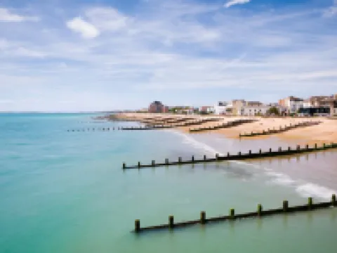 Lovely Seaside Villa & Gardens 40 Metres to Beach Hotels in Bognor Regis